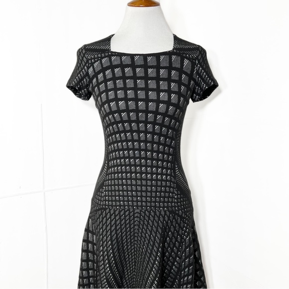 SOLD-Diane Von Furstenburg Black Short Sleeve Wool Blend Jacquard Knit Dress - Picture 4 of 11
